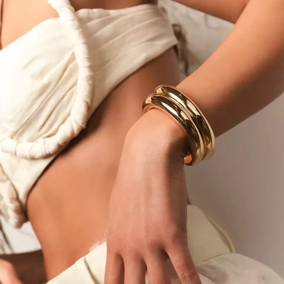 Lina Smooth Gold Bangle