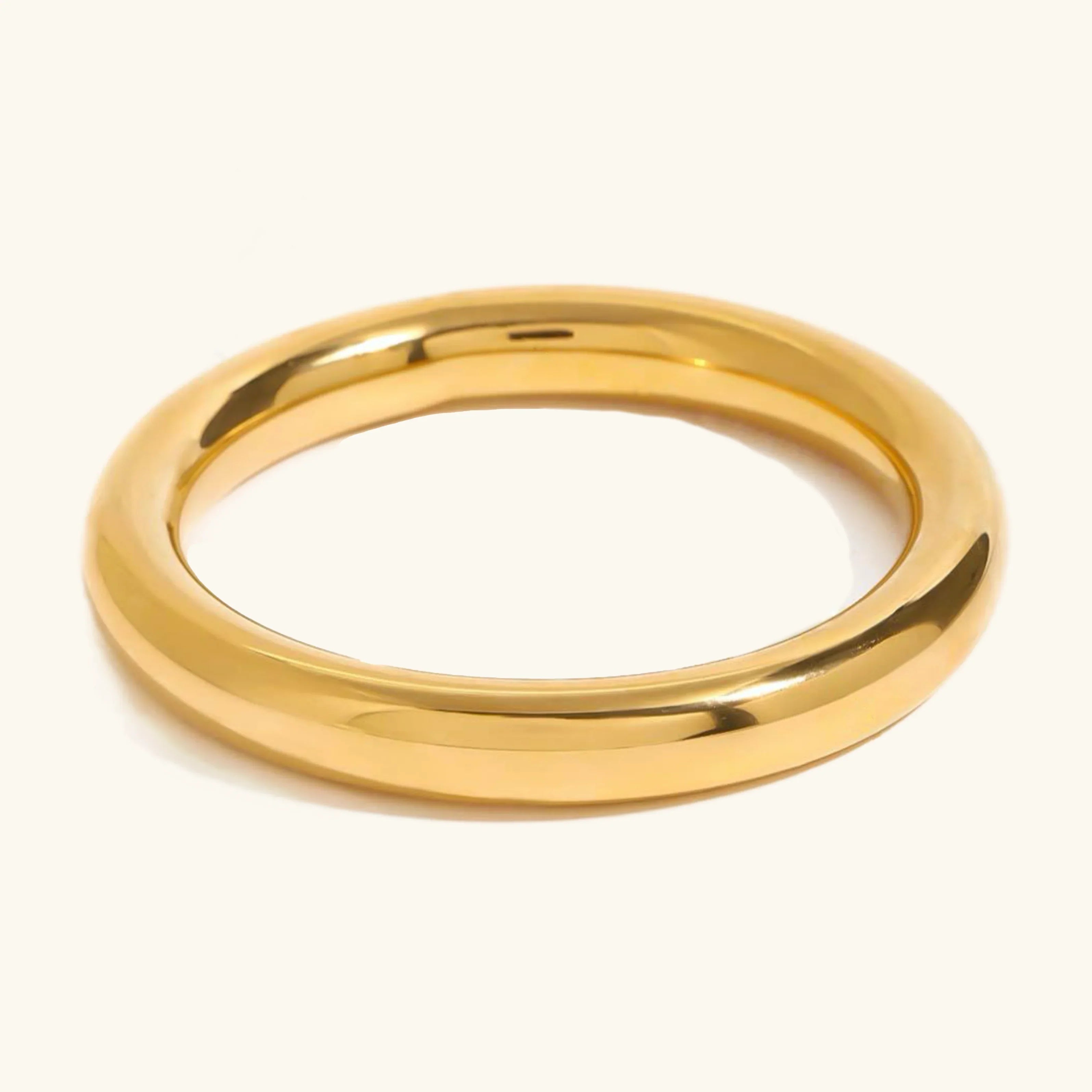 Lina Smooth Gold Bangle