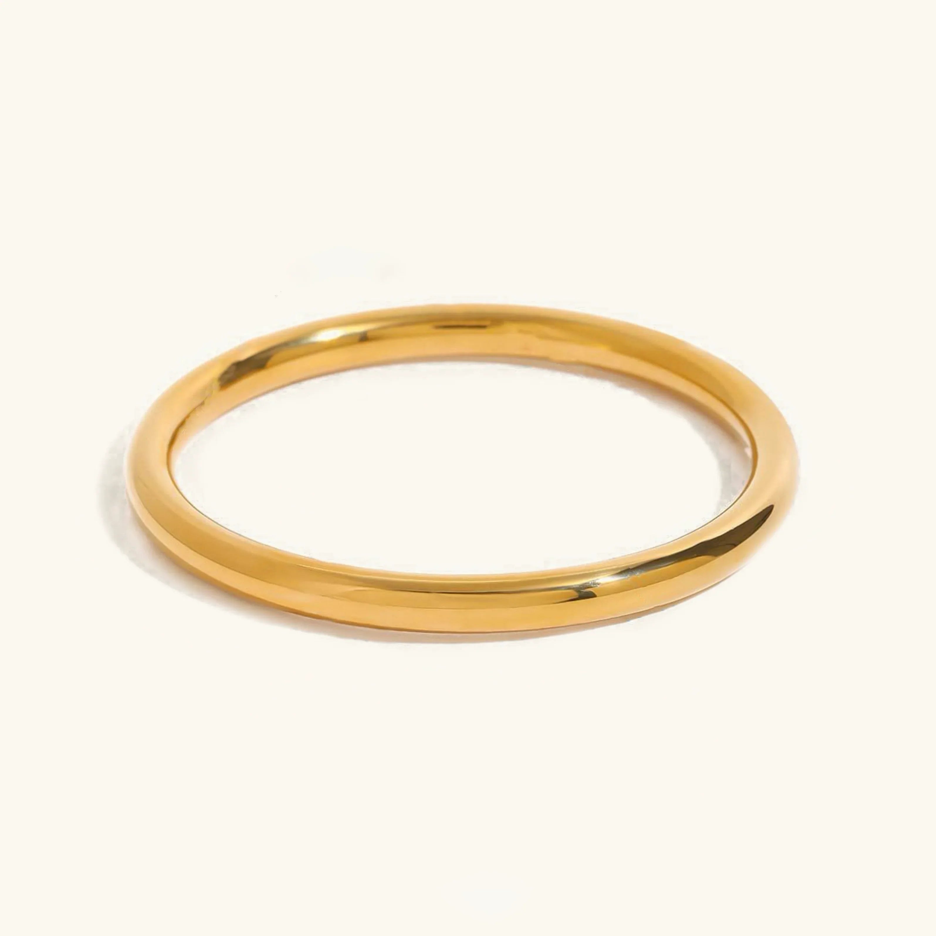 Lina Smooth Gold Bangle