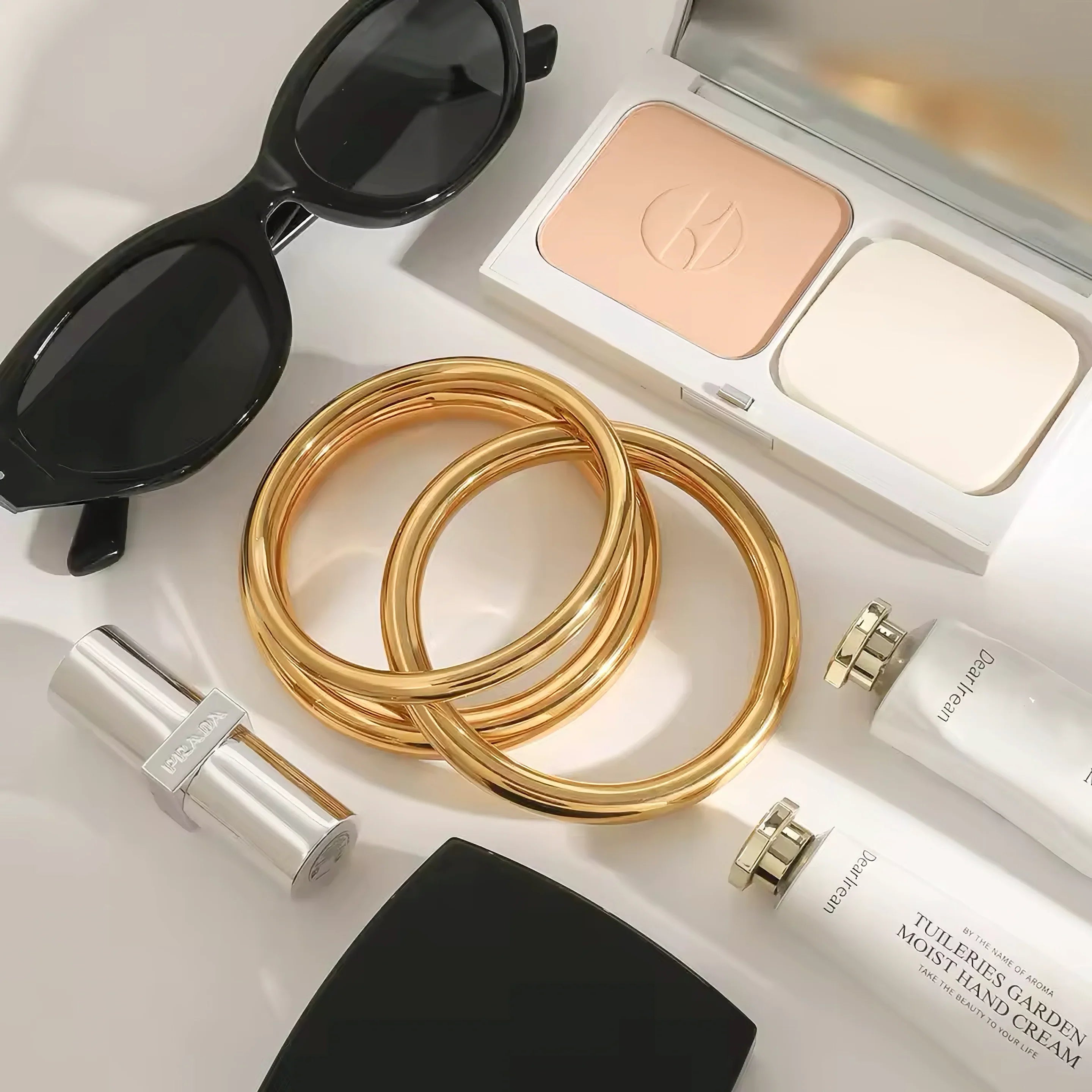 Lina Smooth Gold Bangle