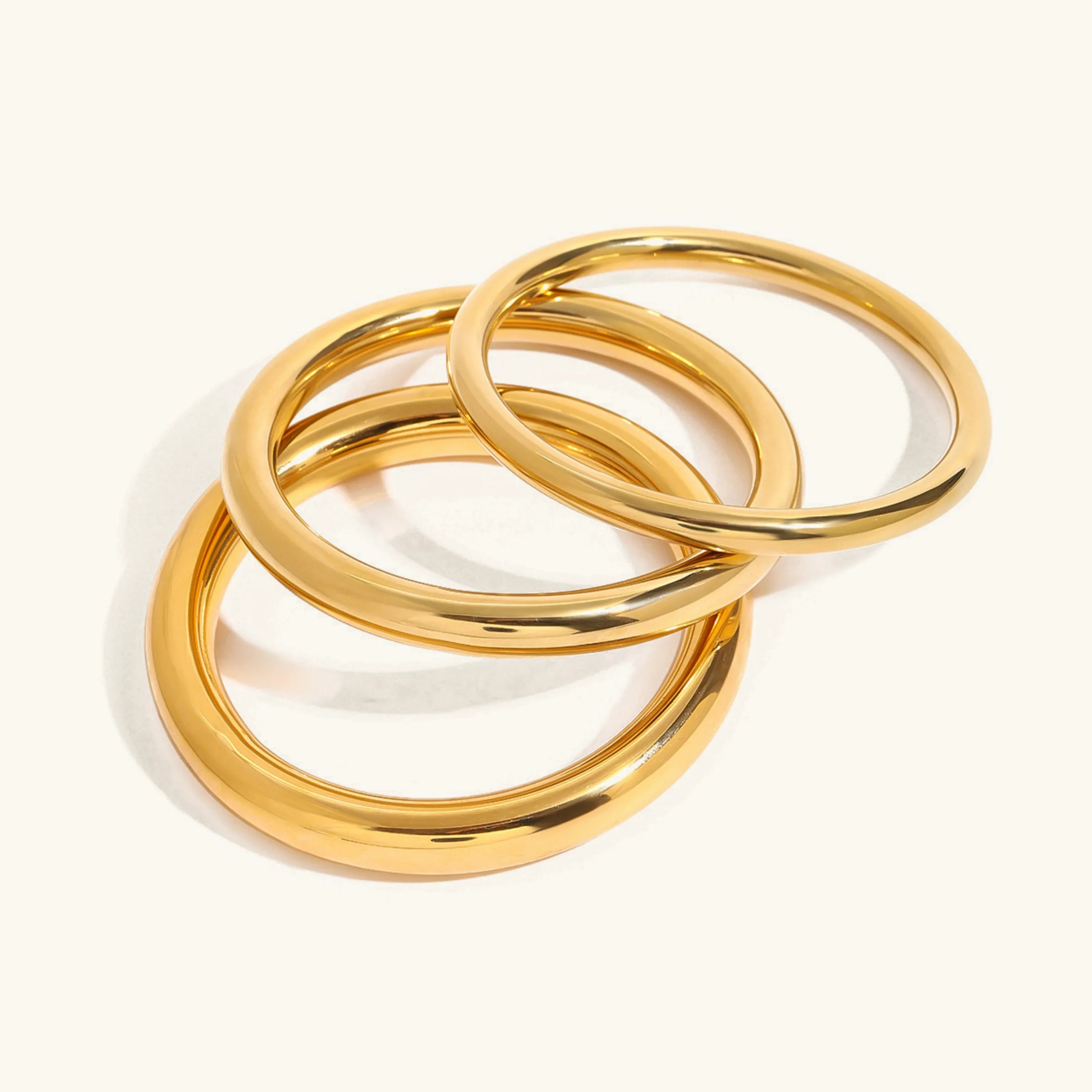 Lina Smooth Gold Bangle